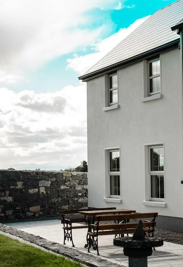 Corrib View Farmhouse 戈尔韦